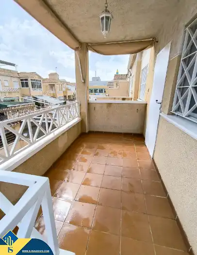 Terrassa de Pis en venda en Torrevieja amb Terrassa, Moblat i Piscina comunitària