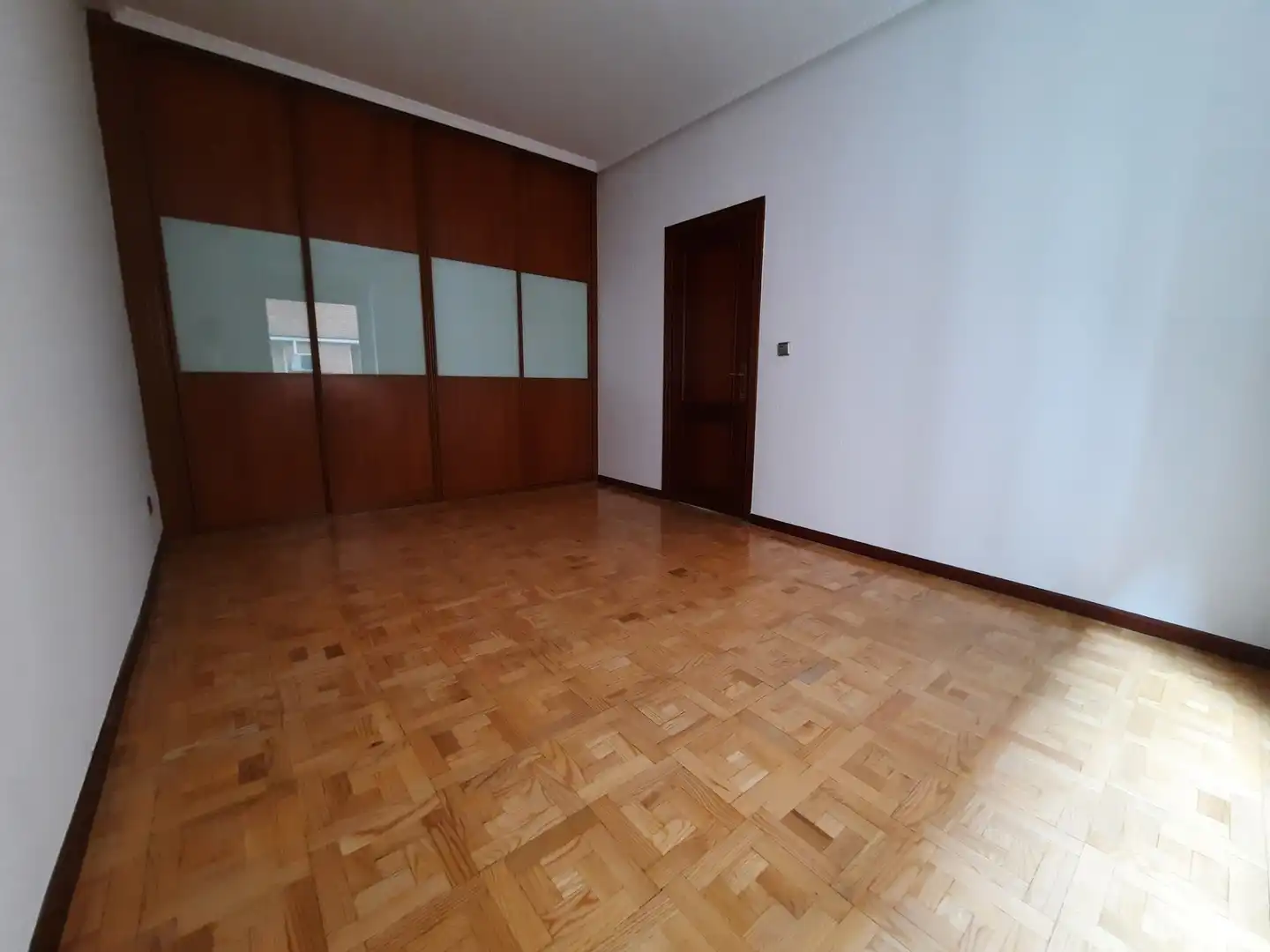 Schlafzimmer von Wohnung zur Miete in Madrid mit Klimaanlage, Heizung und Parkett