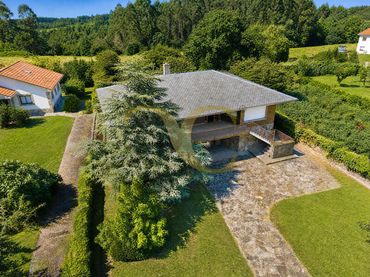 Villa avec balcon à vendre à Carretera de la Playa de Aguilar