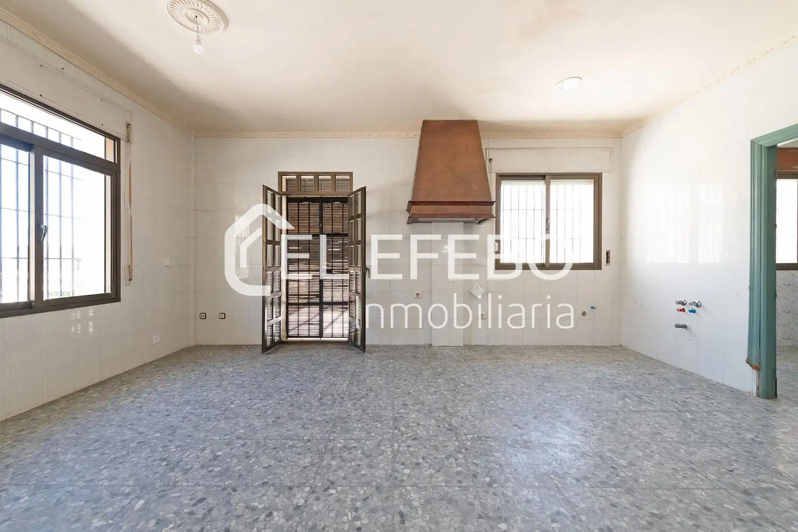 Vista exterior de Casa o xalet en venda en Antequera amb Calefacció, Terrassa i Traster