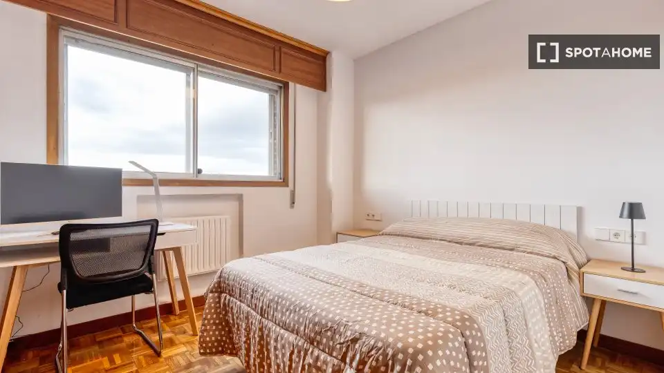 Bedroom of Flat for share in Madrid  with Air Conditioner, Terrace and Furnished