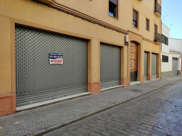Local comercial en Venta en Calle Álvarez Quintero en Centro