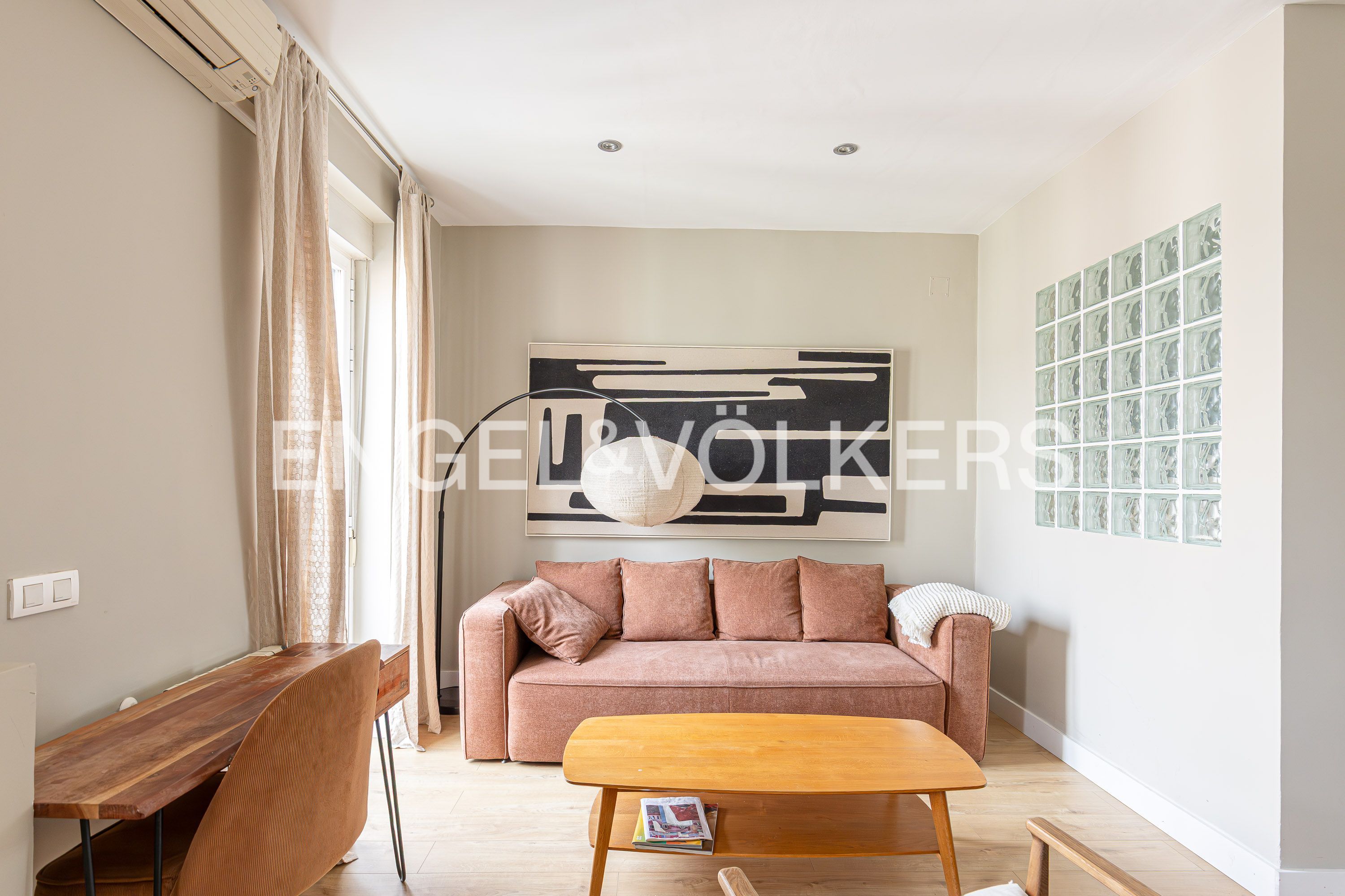 Sala d'estar de Pis de lloguer en  Madrid Capital amb Aire condicionat, Calefacció i Moblat