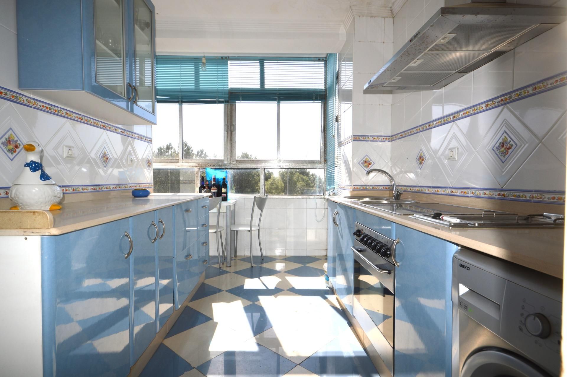 Cuina de Casa o xalet en venda en Jerez de la Frontera amb Aire condicionat, Jardí privat i Parquet