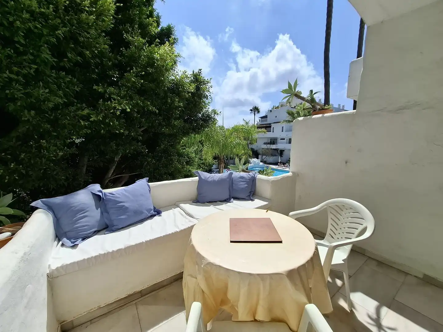Terrassa de Pis en venda en Marbella amb Aire condicionat, Moblat i TV