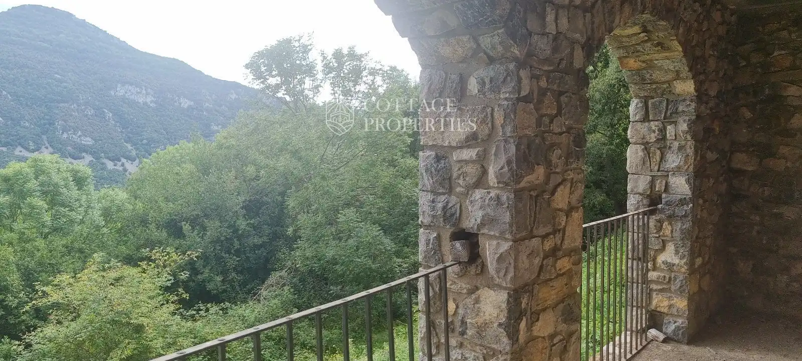 Terrassa de Finca rústica en venda en Montagut i Oix