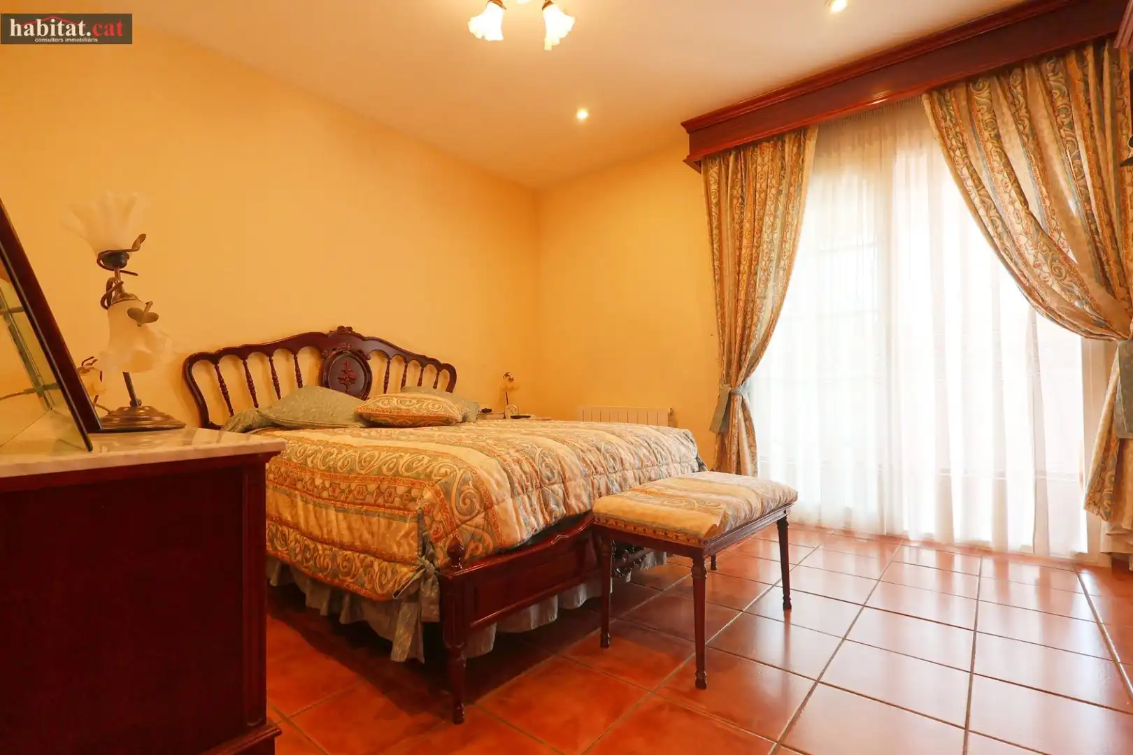 Habitación de Casa o chalet en venta en Vilanova i la Geltrú con Calefacción