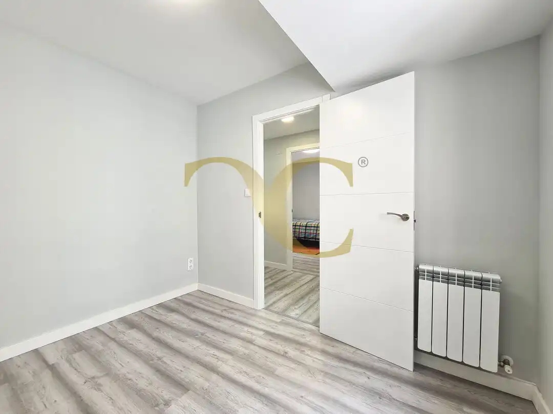 Piso en venta en Oviedo  con Calefacción y Amueblado