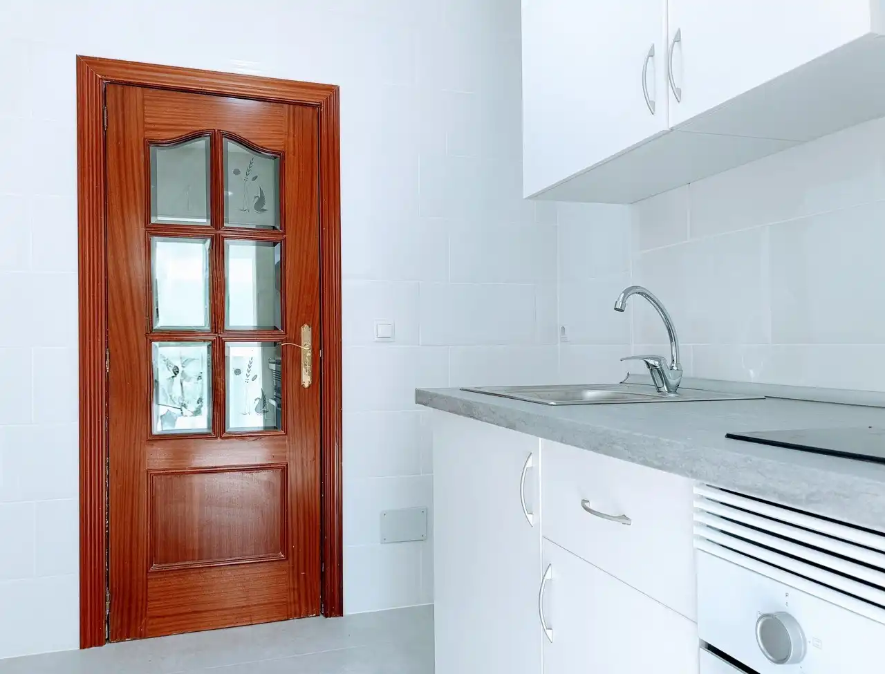 Kitchen of Flat for rent in Madrid  with Air Conditioner and Oven