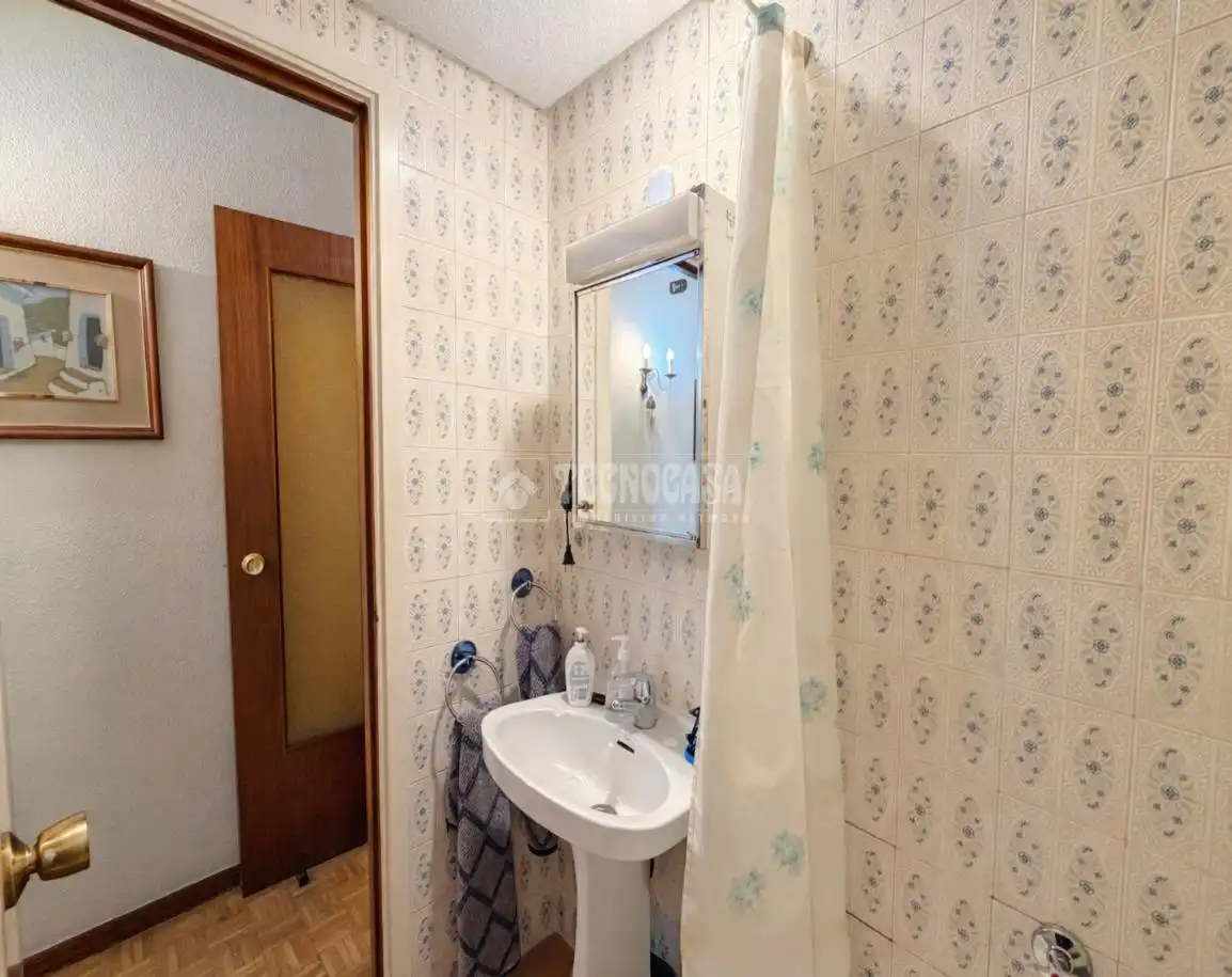 Badezimmer von Wohnung zum Verkauf in Madrid mit Heizung, Privatgarten und Schwimmbad