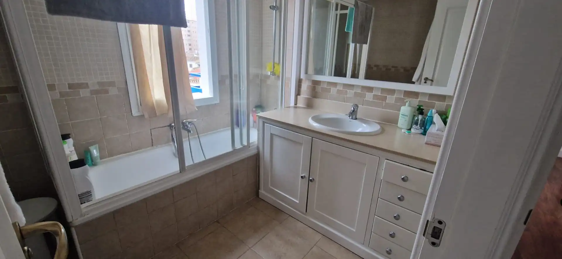 Bathroom of Flat for sale in Fuengirola  with Air Conditioner and Terrace