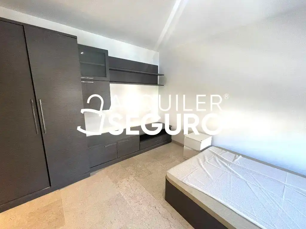 Schlafzimmer von Wohnung zur Miete in Madrid mit Möbliert