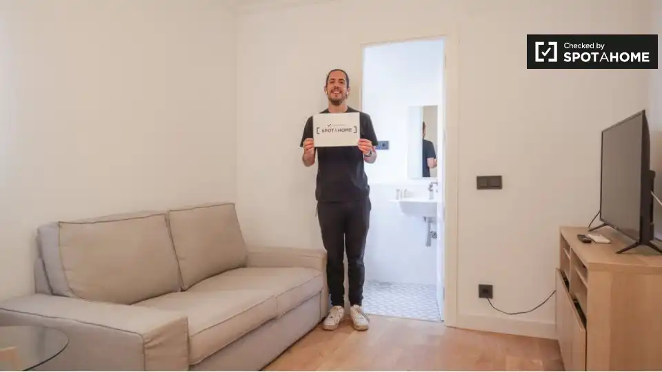 Habitación de Piso de alquiler en Madrid con Aire acondicionado, Calefacción y Amueblado