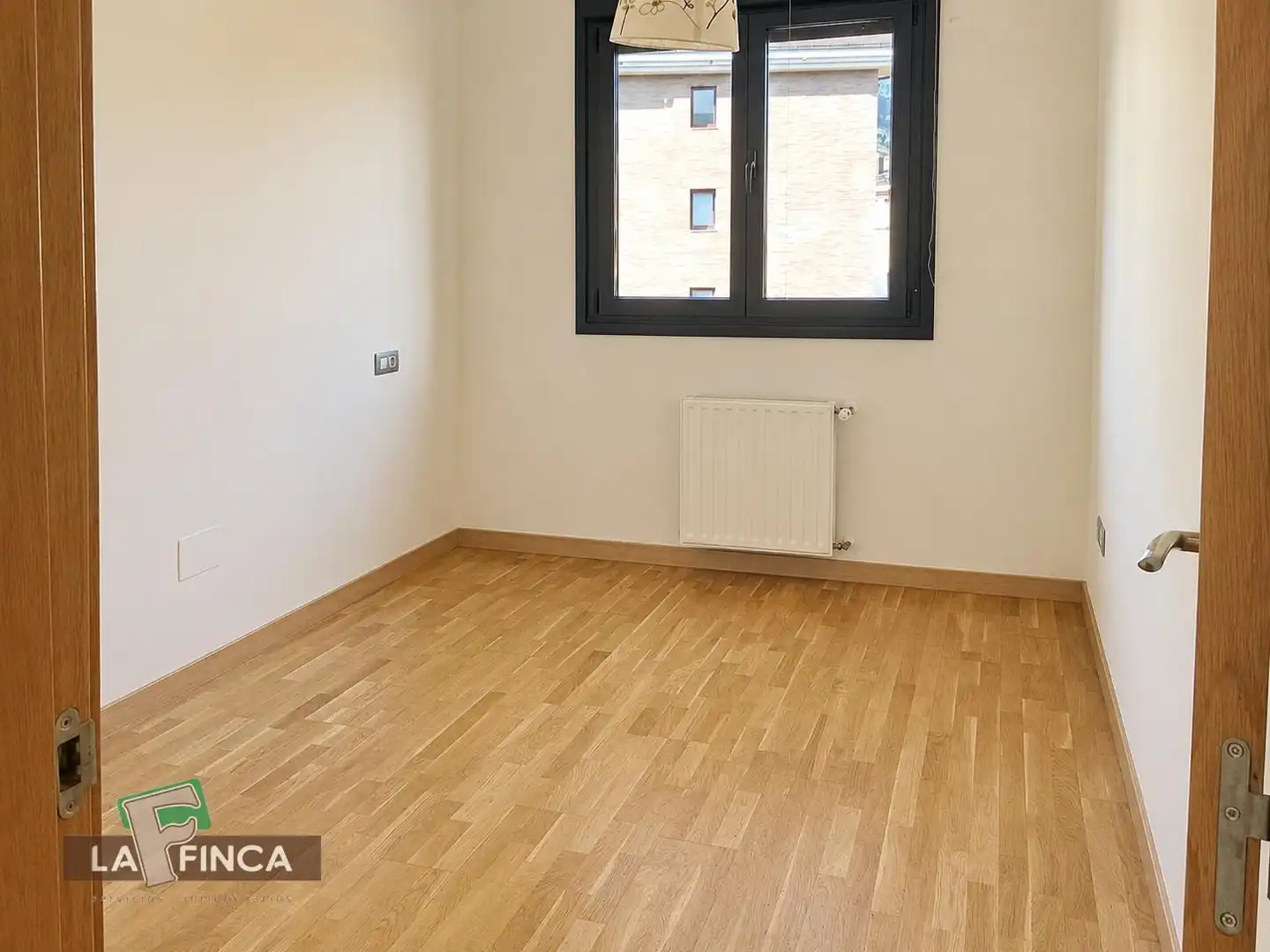 Schlafzimmer von Wohnung zum Verkauf in Oviedo  mit Heizung, Terrasse und Abstellraum
