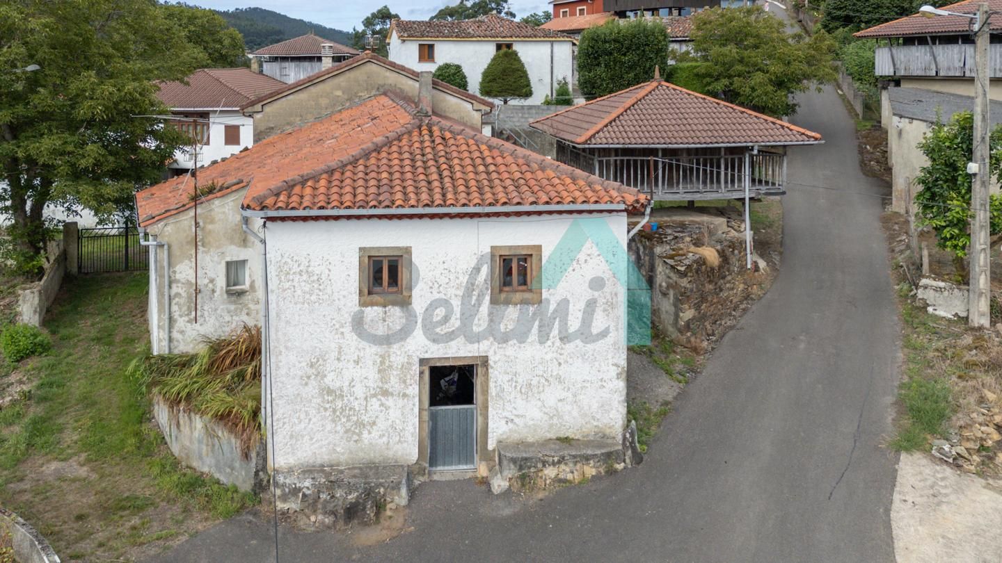 Vista exterior de Casa adosada en venta en Valdés - Luarca con Calefacción y Jardín privado