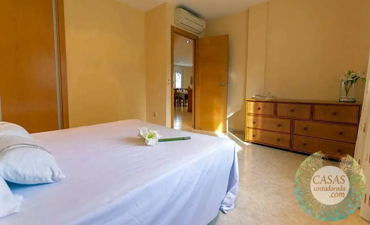 Dormitori de Casa o xalet en venda en L'Ampolla amb Jardí privat, Terrassa i Piscina