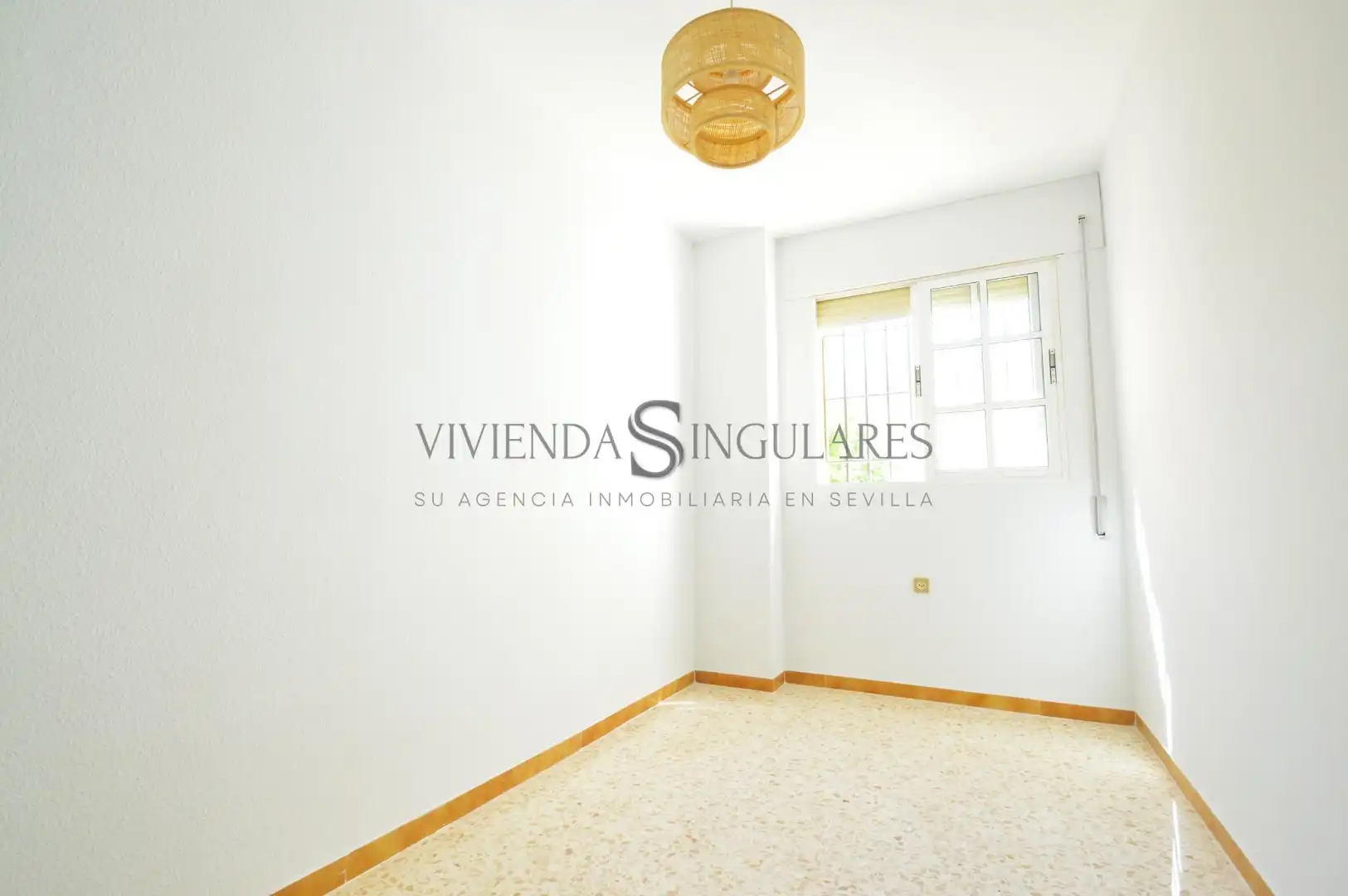 Bedroom of Flat for sale in Sevilla  with Air Conditioner, Private garden and Terrace