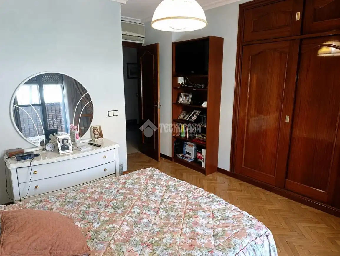 Habitación de Casa adosada en venta en Fuenlabrada con Calefacción