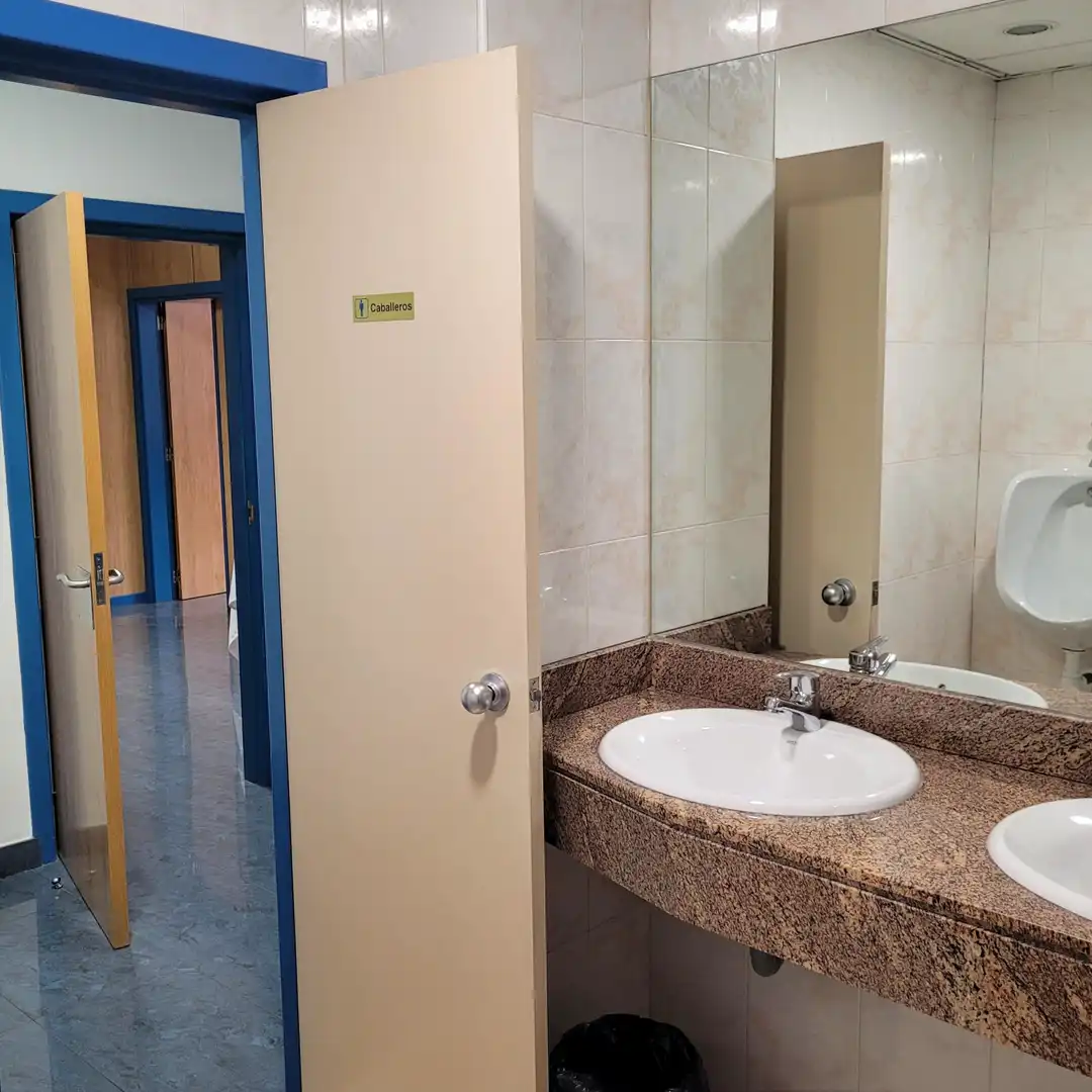 Business premises to rent in Calle de María Tubau, imagen 19