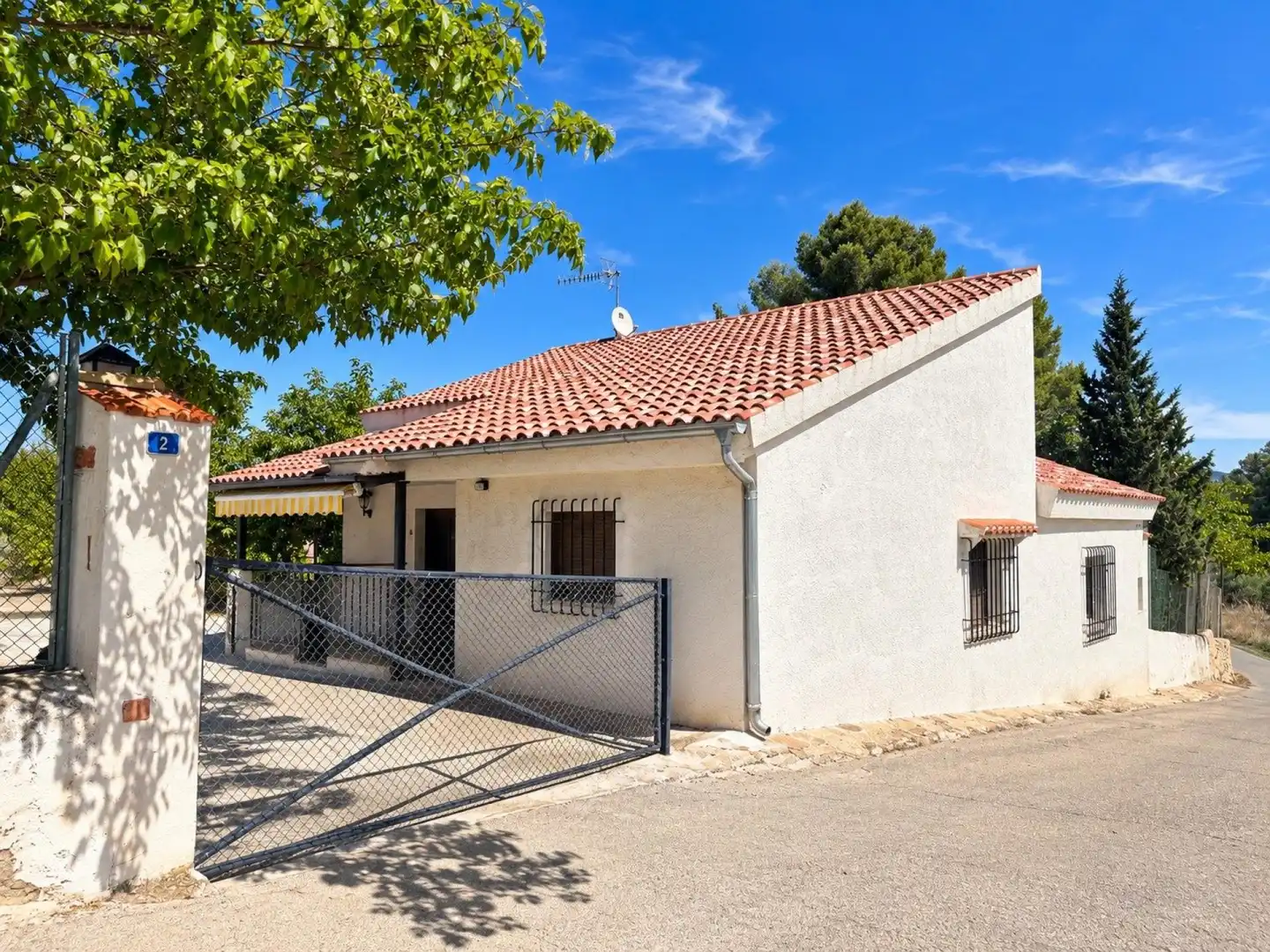 Exterior view of Country homes for sale in Almansa  with Heating, Swimming Pool and Furnished