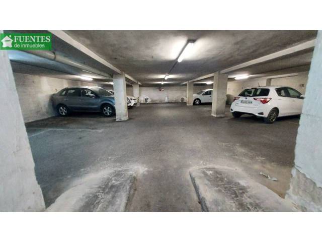 Garaje en Alquiler en Campoamor