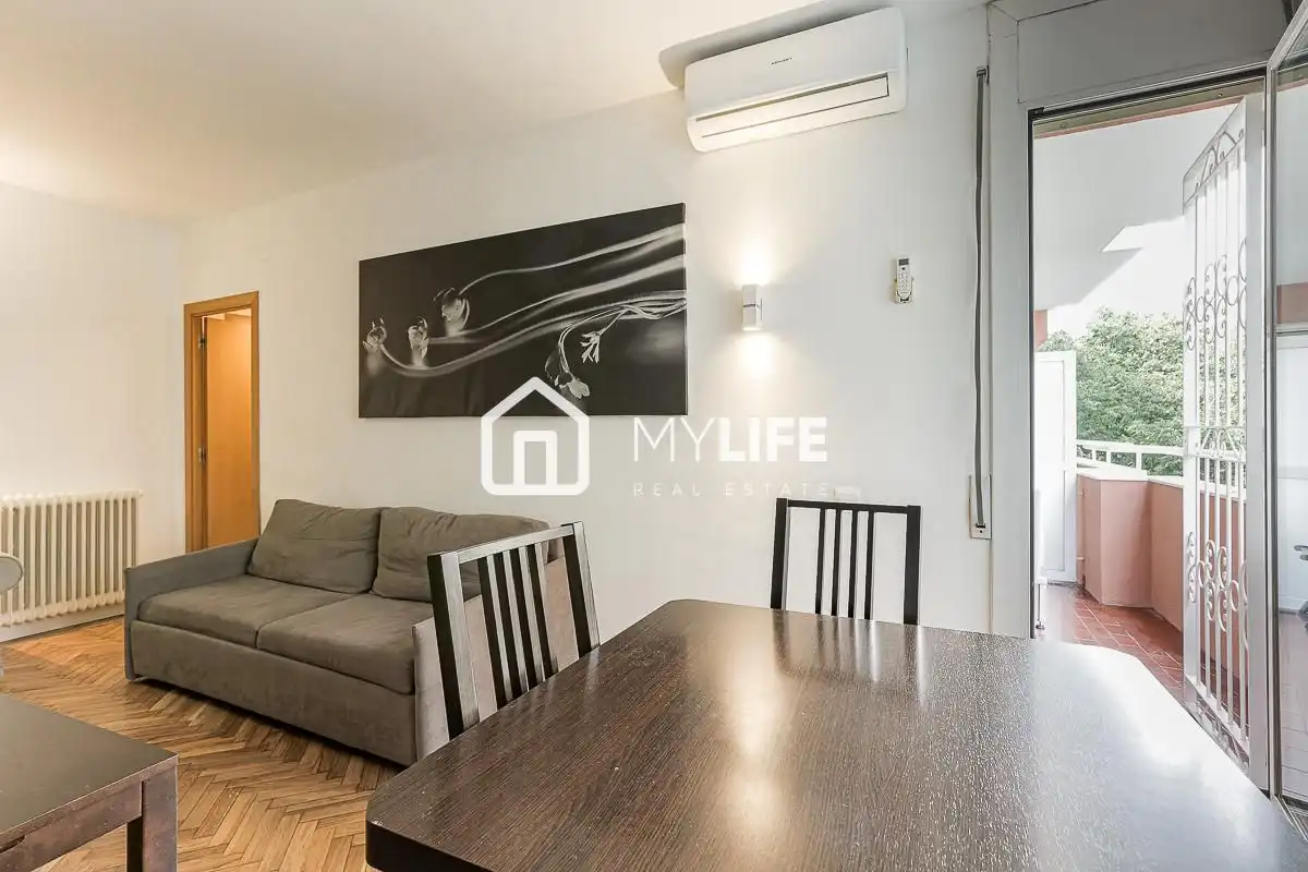 Sala d'estar de Apartament en venda en Barcelona amb Aire condicionat, Calefacció i Parquet