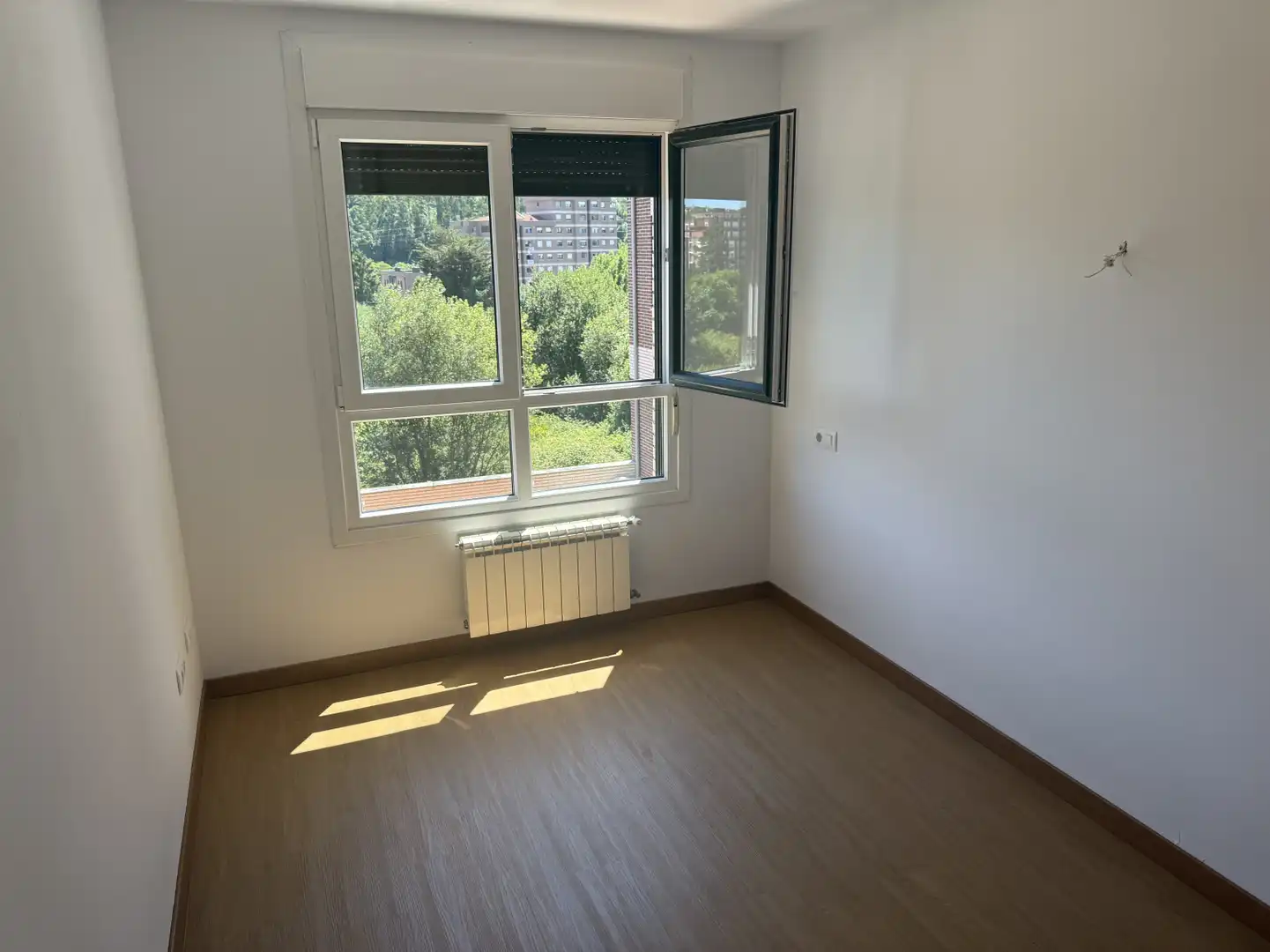 Dormitori de Pis en venda en Avilés amb Calefacció, Jardí privat i Parquet