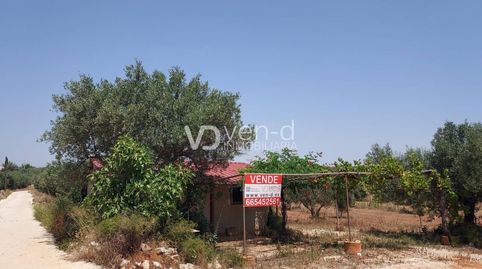Terreno con almacén