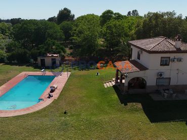 Casa rústica en venta en Utrera ciudad
