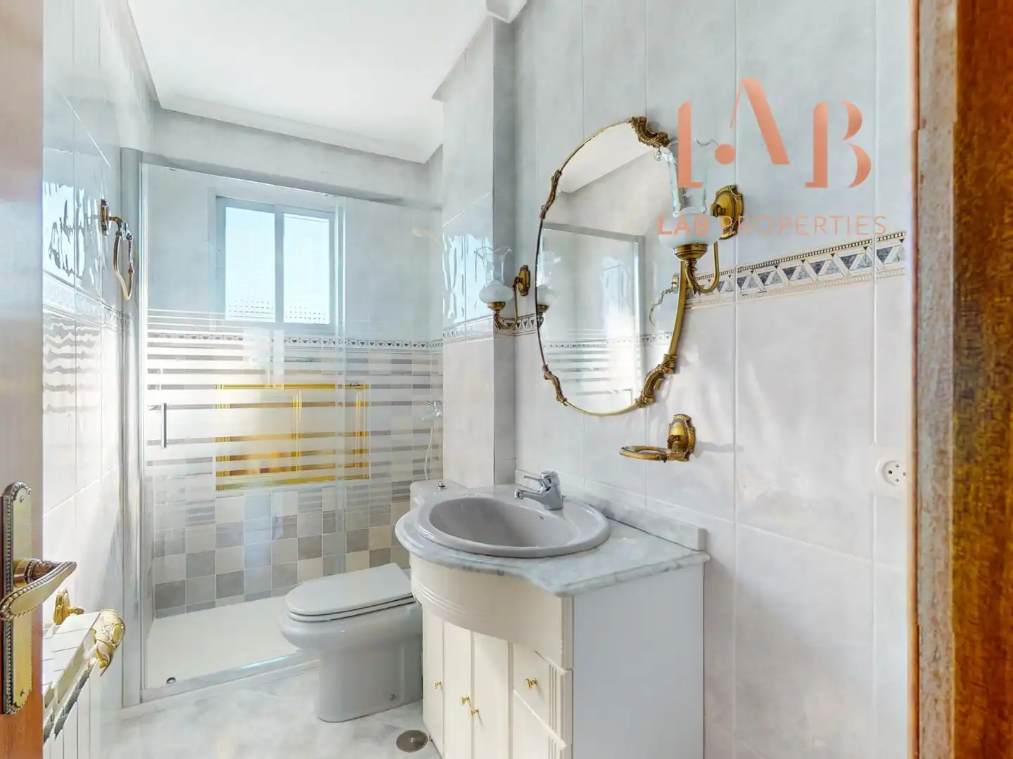 Baño de Piso en venta en Madrid con Aire acondicionado, Calefacción y Trastero