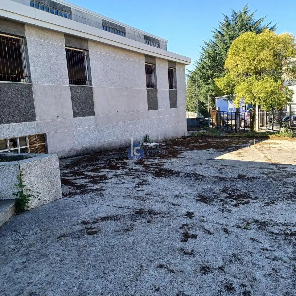 Parkplatz von Fabrikhallen zur Miete in Ourense Capital 