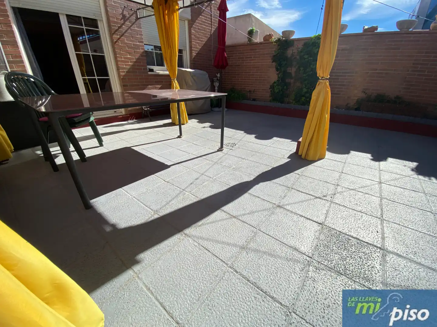 Terraza de Casa adosada en venta en Cistérniga con Calefacción, Jardín privado y Parquet