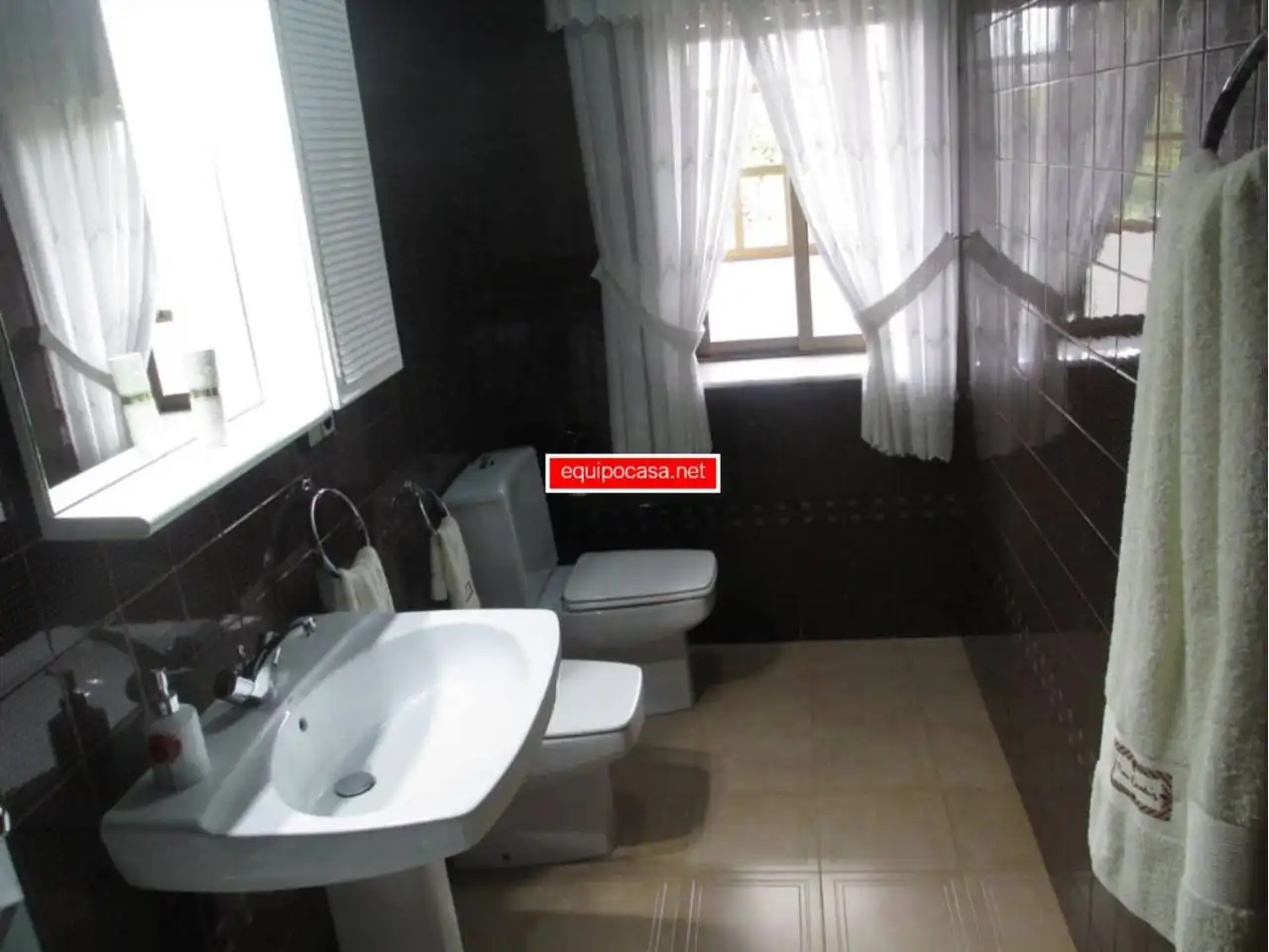 Bany de Casa o xalet en venda en Lugo amb Calefacció, Jardí privat i Parquet