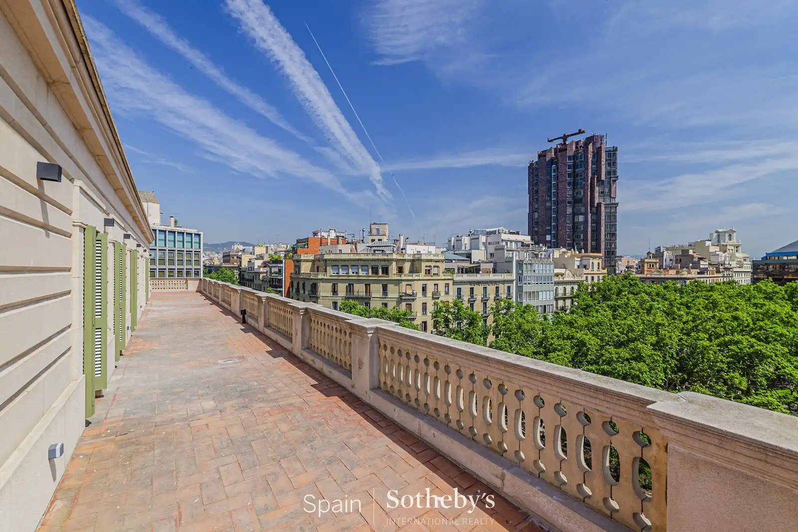 Penthouse with lift for sale in Eixample