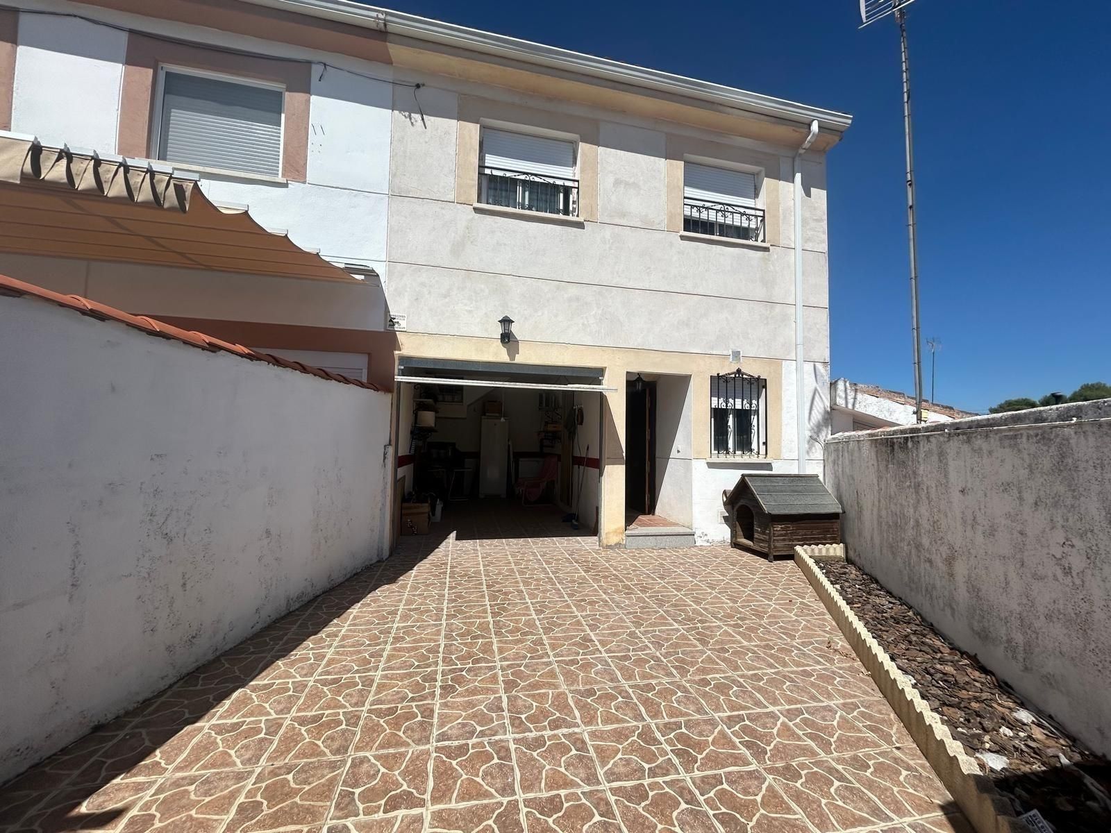 Exterior view of Single-family semi-detached for sale in Corpa  with Heating