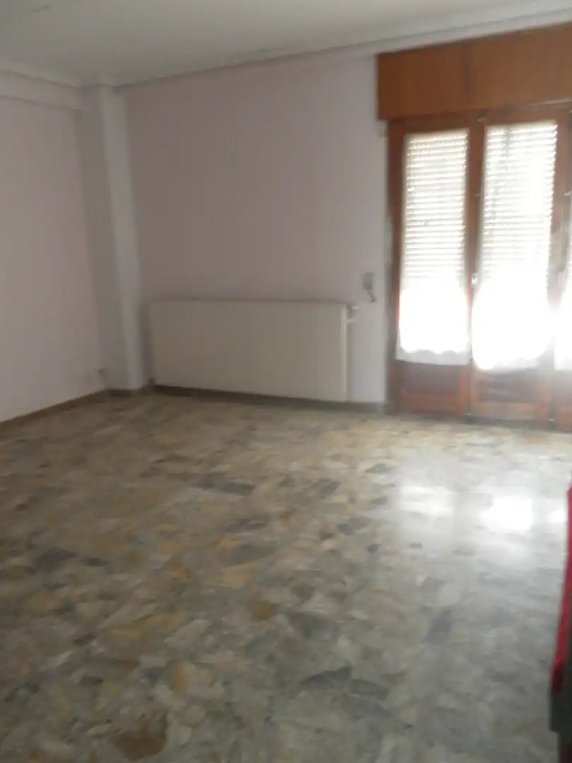 Piso en venta en Ejea de los Caballeros con Balcón