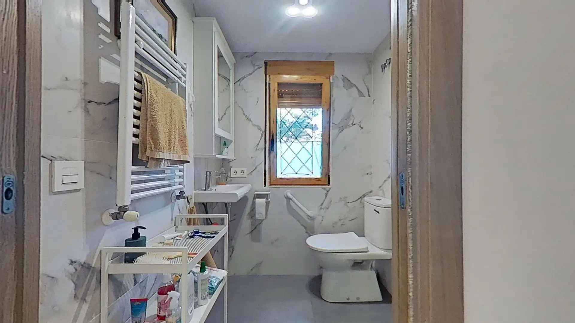 Badezimmer von Einfamilien-Reihenhaus zum Verkauf in Benicasim / Benicàssim mit Klimaanlage und Heizung