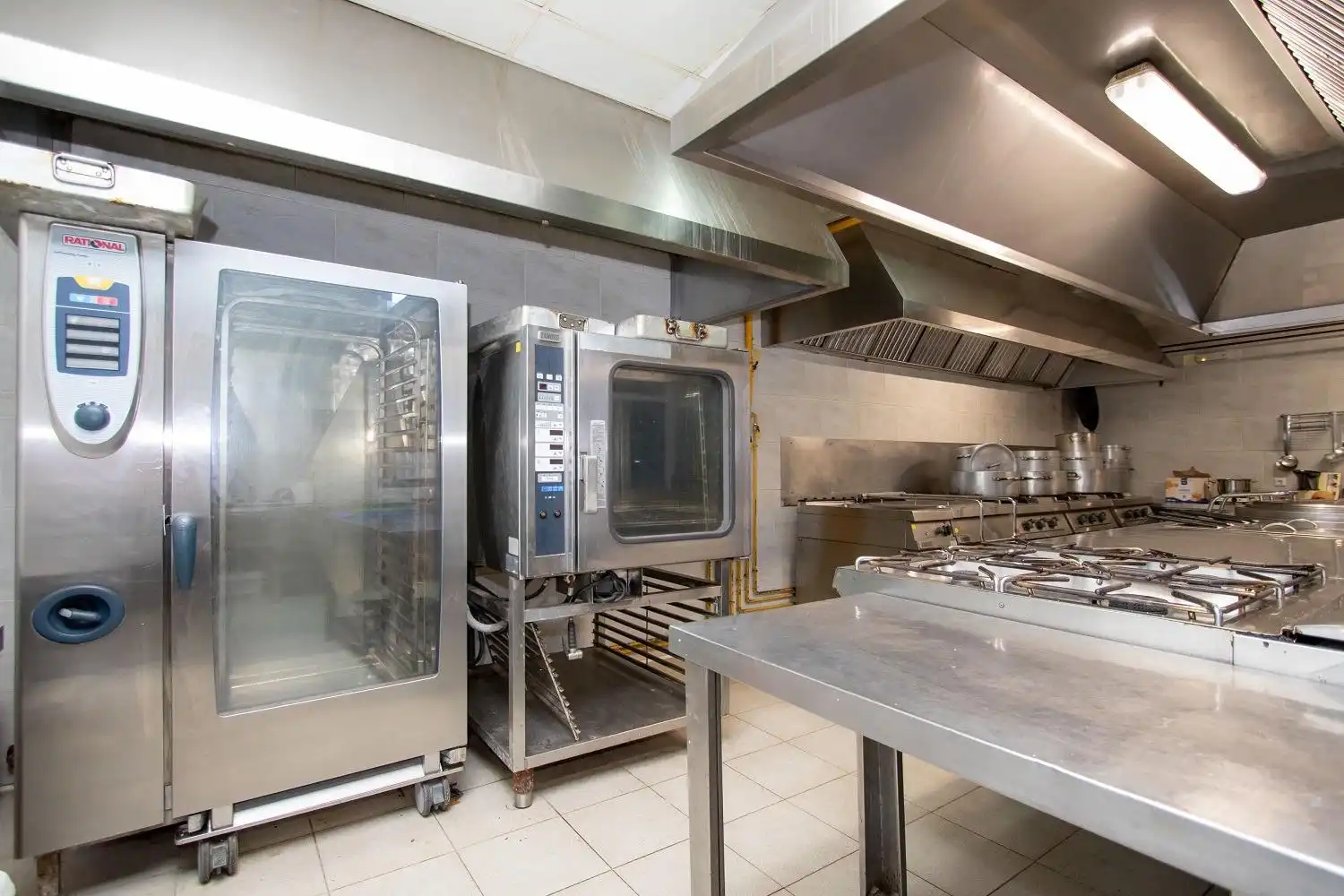 Cocina de Local en venta en Castellón de la Plana / Castelló de la Plana con Aire acondicionado