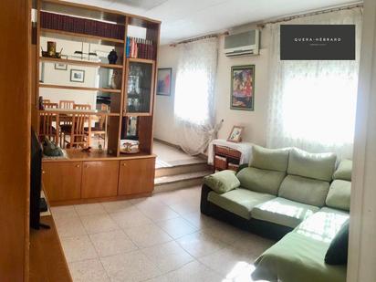 Living room of Single-family semi-detached for sale in Terrassa  with Air Conditioner, Terrace and Swimming Pool