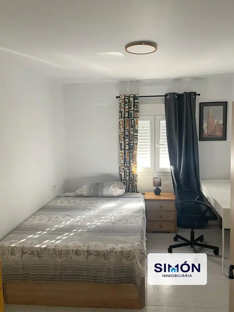 Bedroom of Flat for share in Manresa  with Furnished