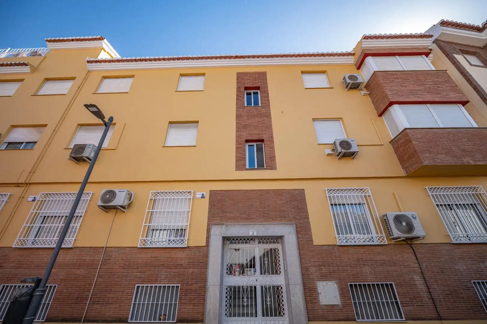 Vista exterior de Piso en venta en Armilla