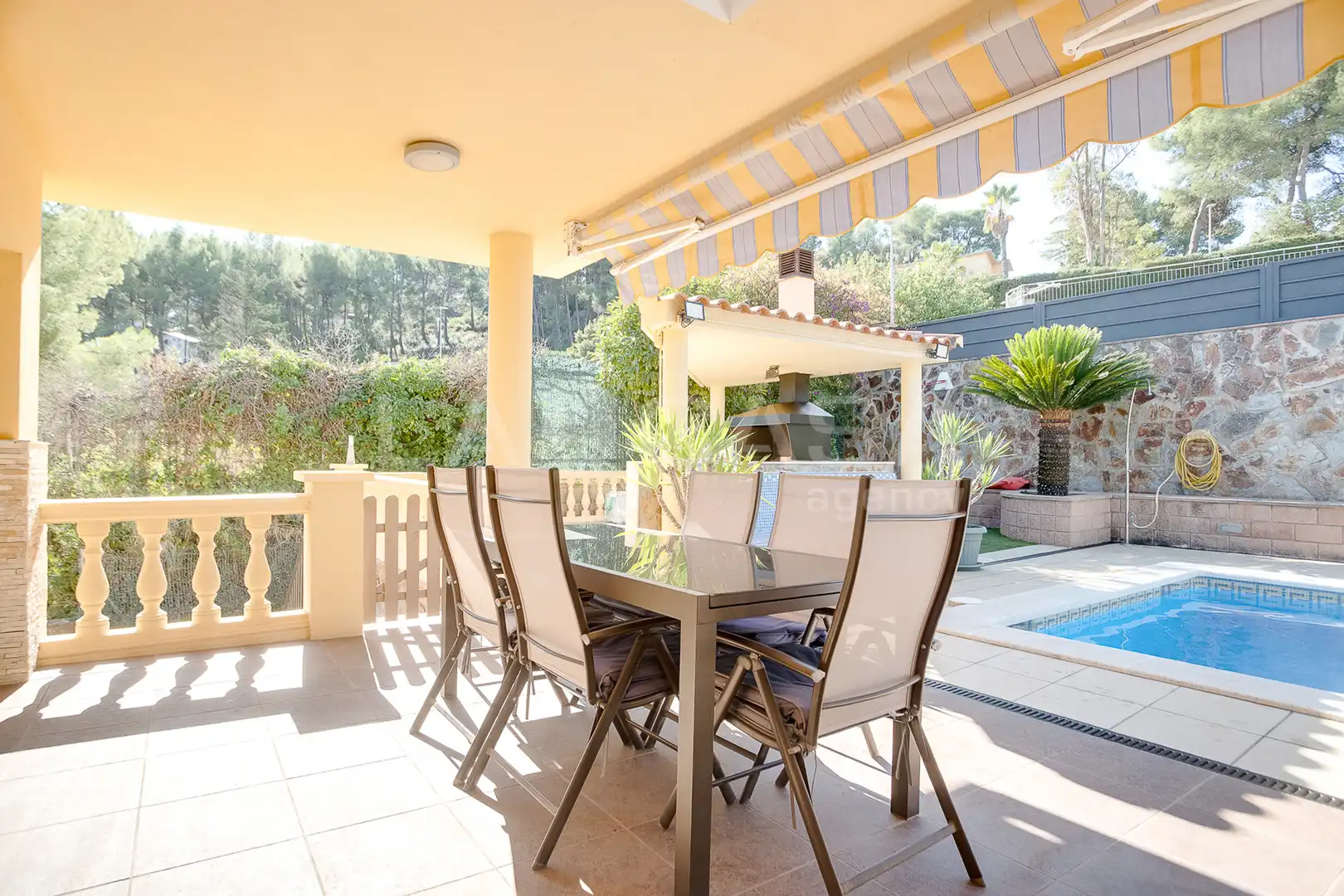 Casa con terraza en venta en Corbera de Llobregat, imagen 2