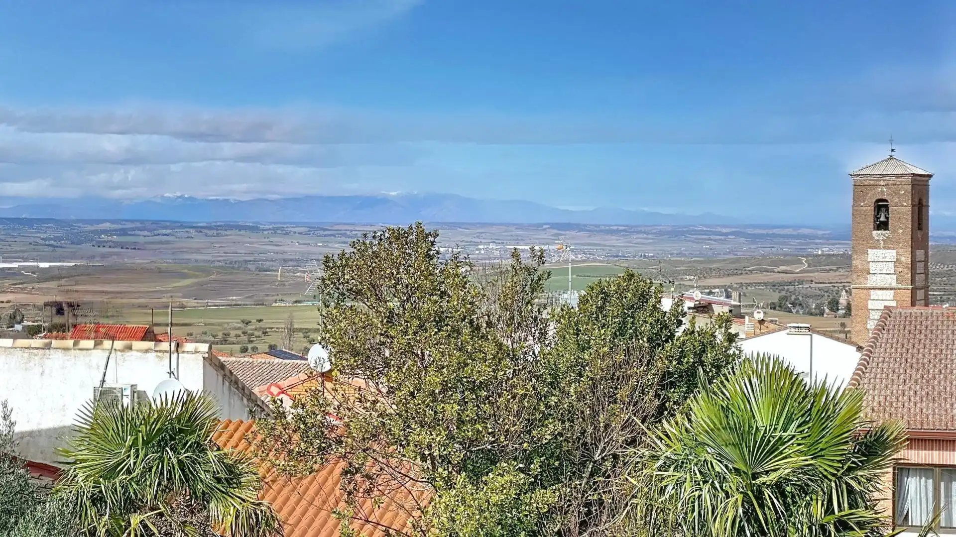 Vista exterior de Dúplex en venda en Guadalajara amb Aire condicionat, Calefacció i Terrassa