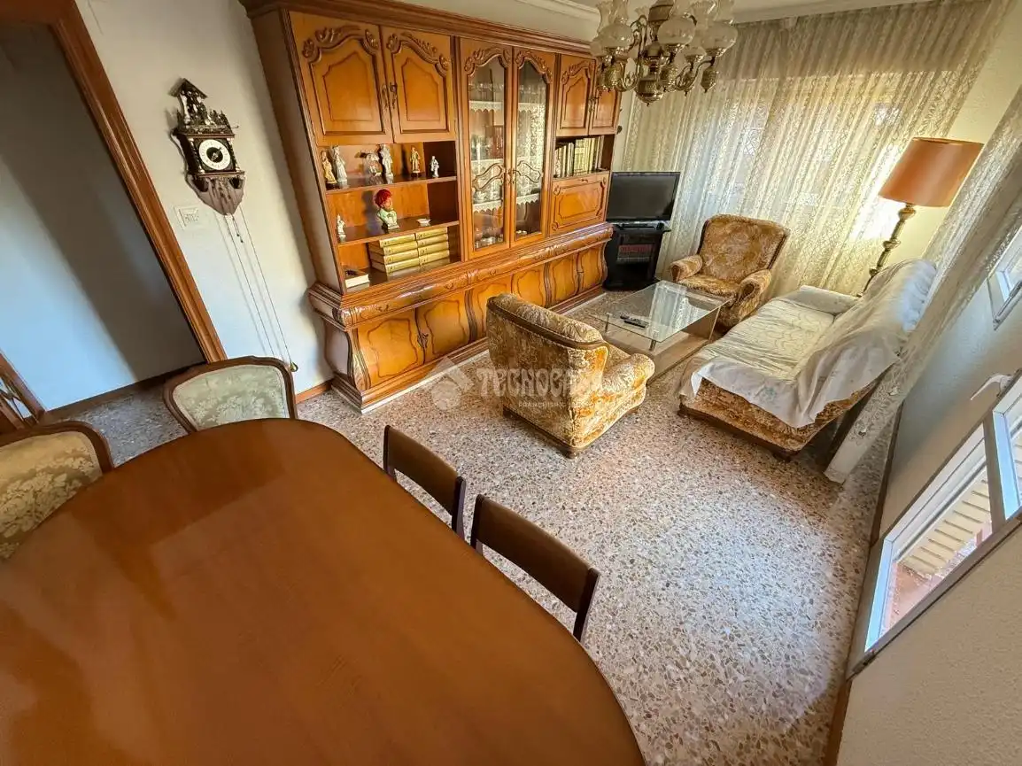 Sala de estar de Piso en venta en Zaragoza con Calefacción y Balcón