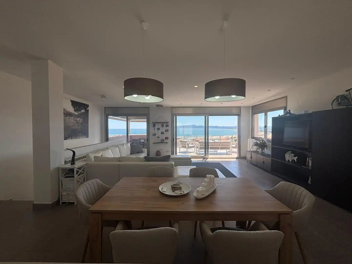 Sala de estar de Casa o chalet en venta en L'Estartit con Aire acondicionado, Calefacción y Jardín privado