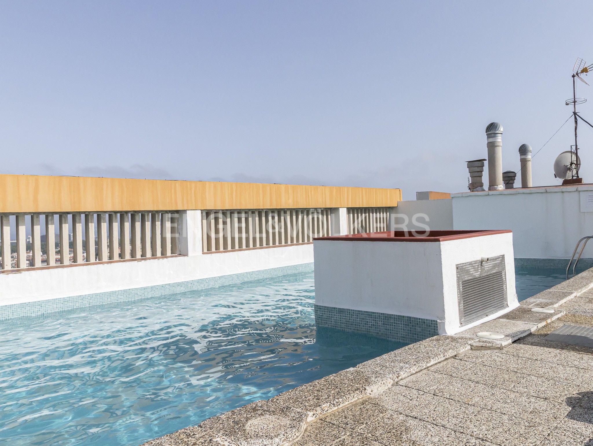 Swimming pool of Apartment for sale in  Barcelona Capital  with Air Conditioner, Heating and Terrace