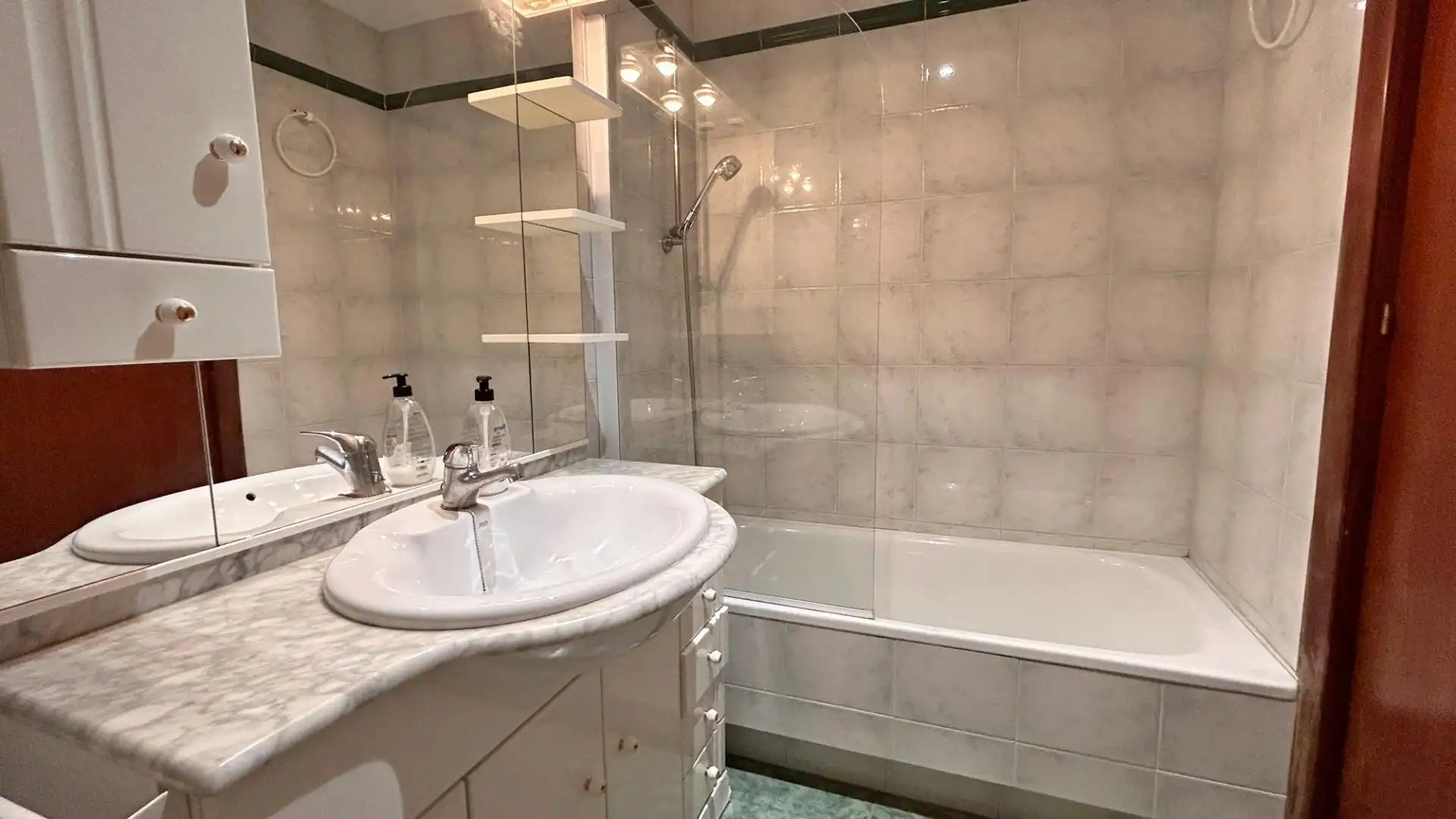 Baño de Piso para compartir en Murcia con Terraza, Amueblado y Balcón