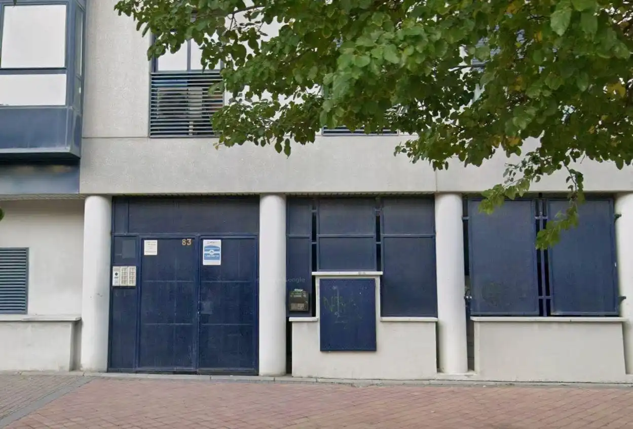 Vista exterior de Piso en venta en Madrid con Piscina comunitaria