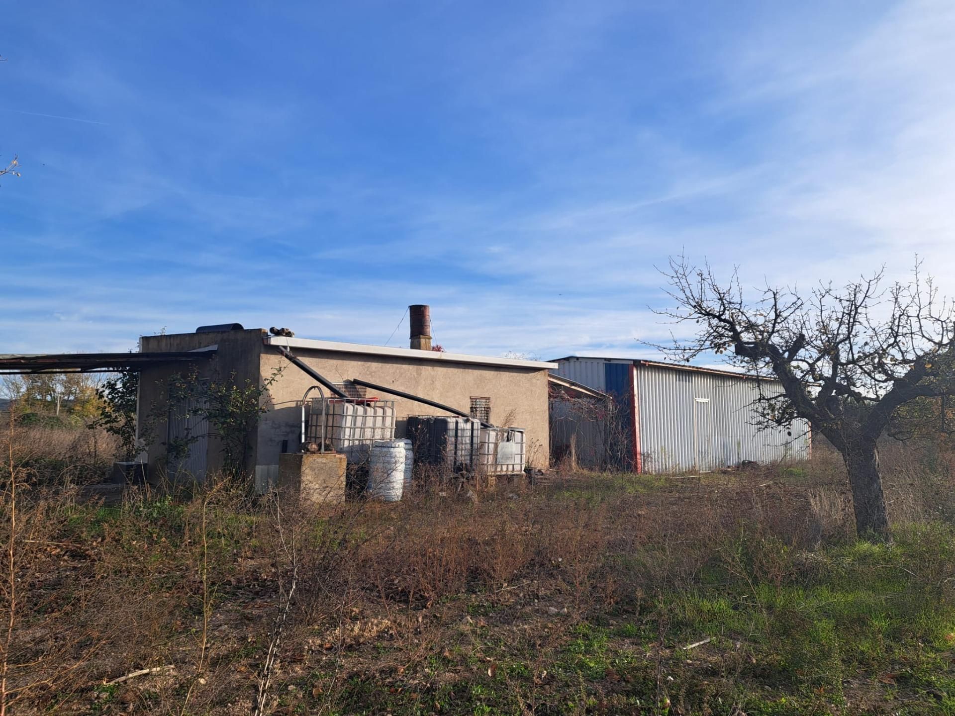 Vista exterior de Finca rústica en venda en Requena amb Traster