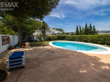 Villa con piscina in vendita a Carretera Portitxol